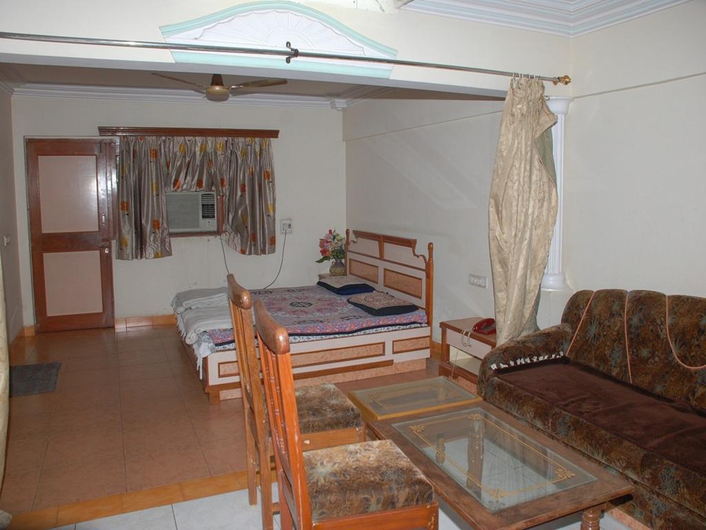 Hotel Nyay Mandir Bharuch Oda fotoğraf